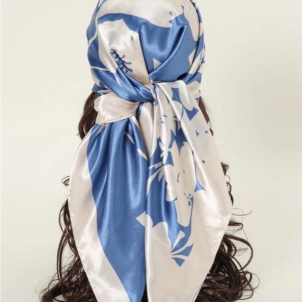 Beautiful bandanna style scarf